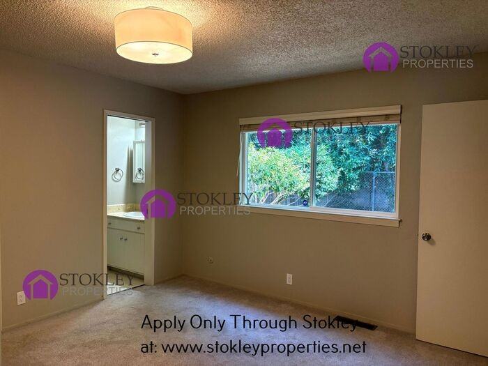 142 Gilbert Ct - Photo 6 of 10