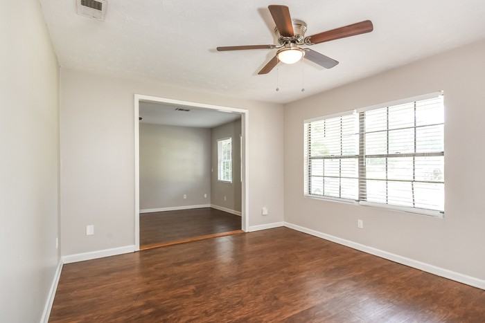 3193 Delhi Dr - Photo 4 of 16
