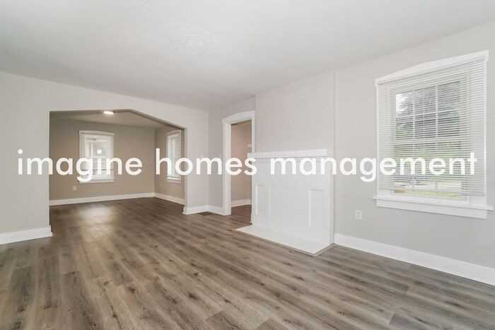 1008 8th St - Photo 4 of 15