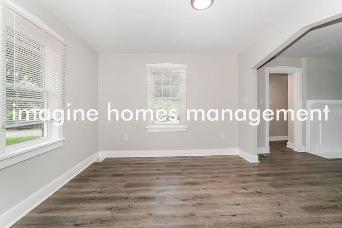 1008 8th St - Photo 5 of 15