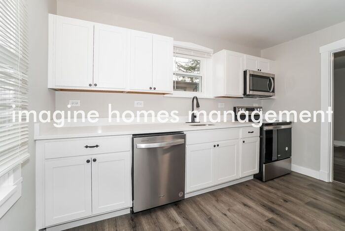 1008 8th St - Photo 6 of 15