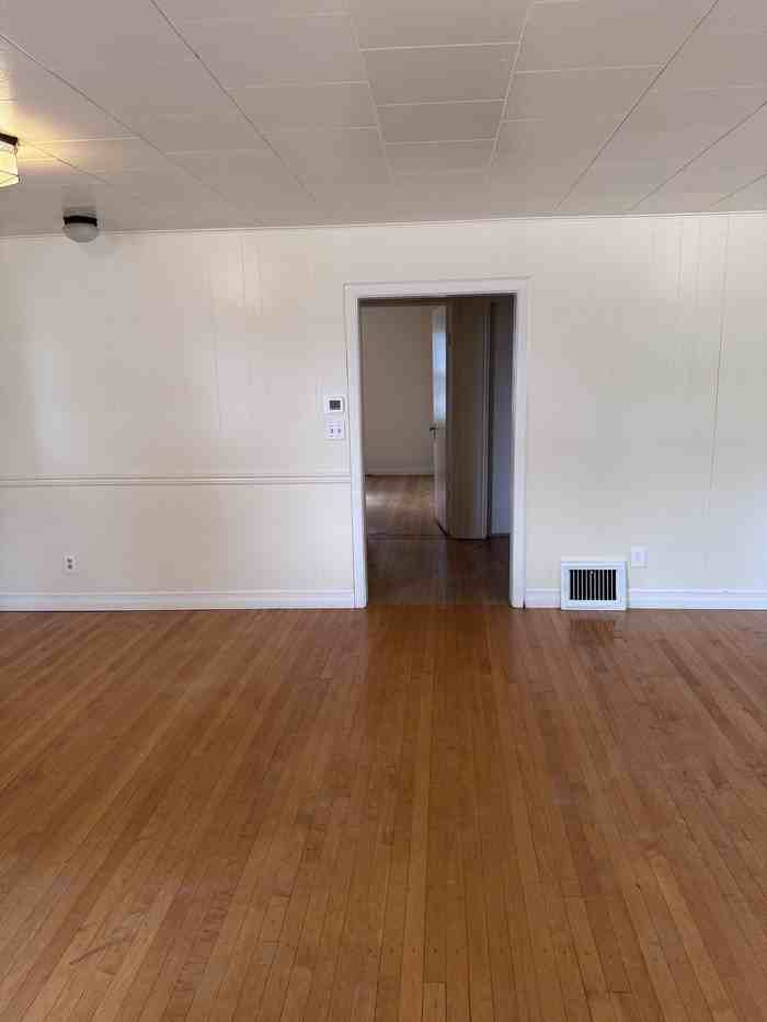 1833 S 14th St W - Photo 4 of 21
