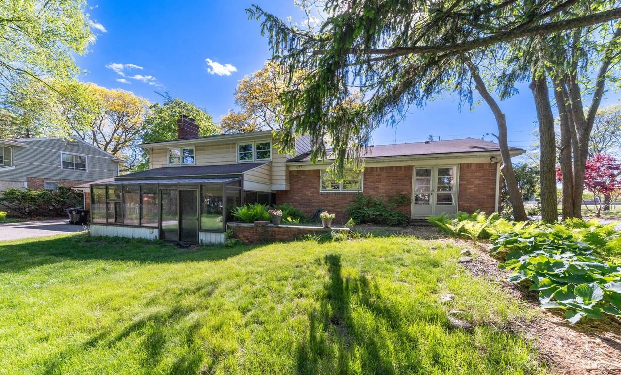 539 S Sheldon Rd #NA - Photo 7 of 31