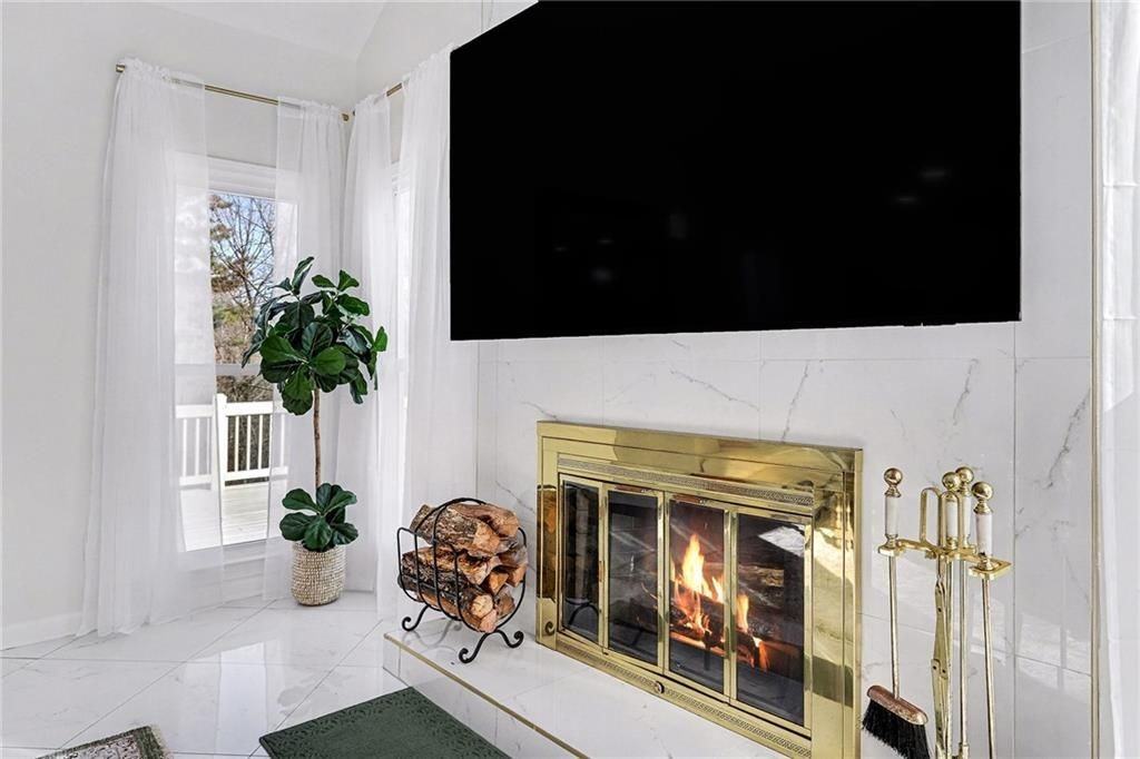 241 Nacoochee Dr - Photo 6 of 50