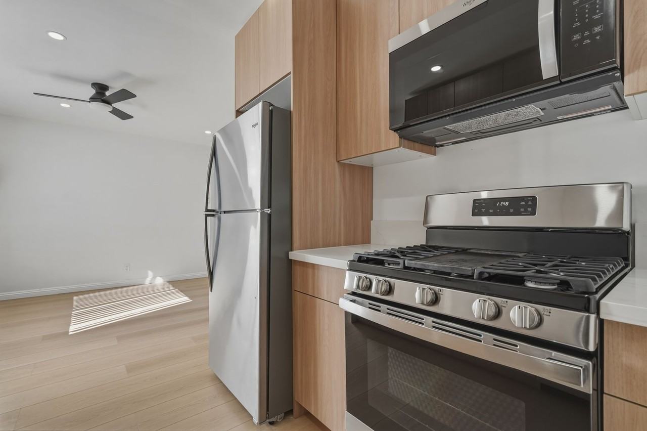 3869 Tilden Ave - Photo 5 of 31