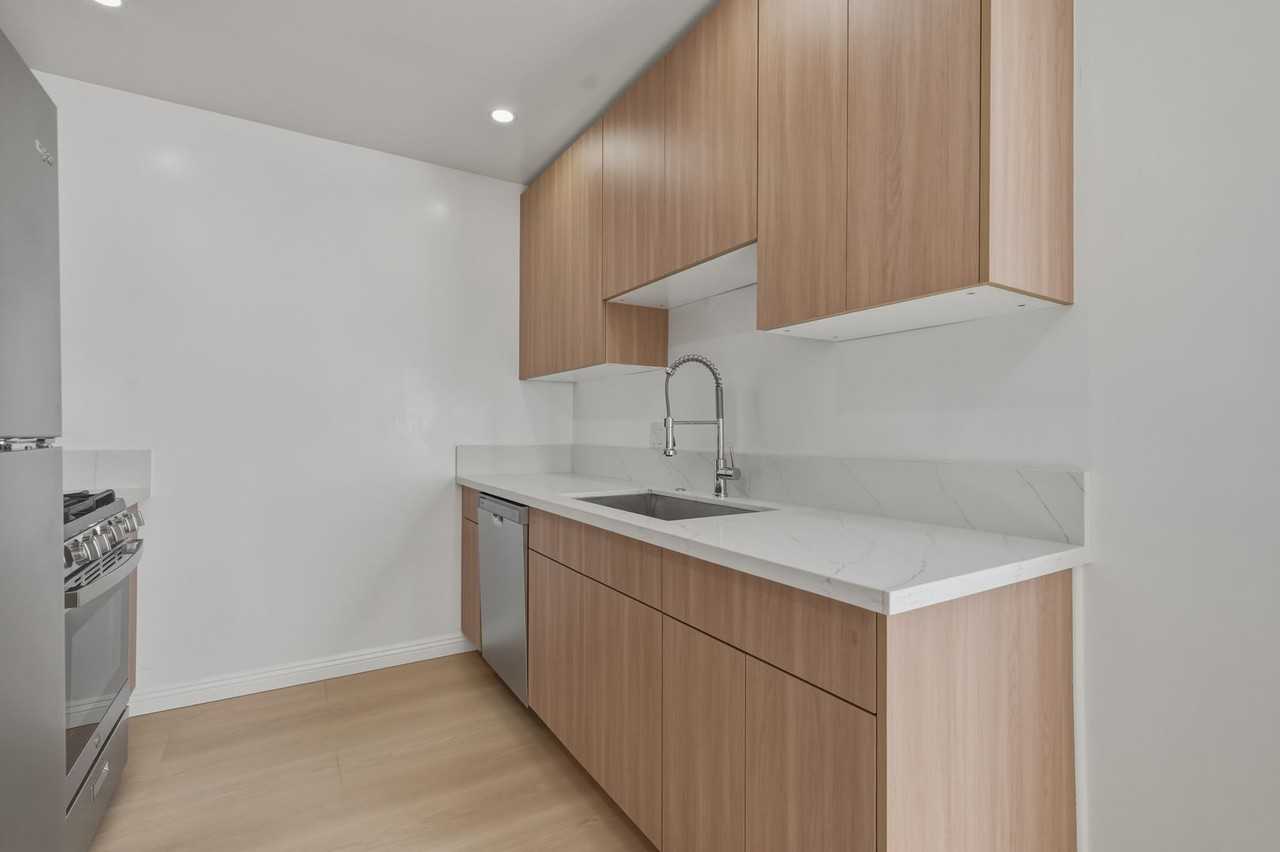 3869 Tilden Ave - Photo 7 of 31