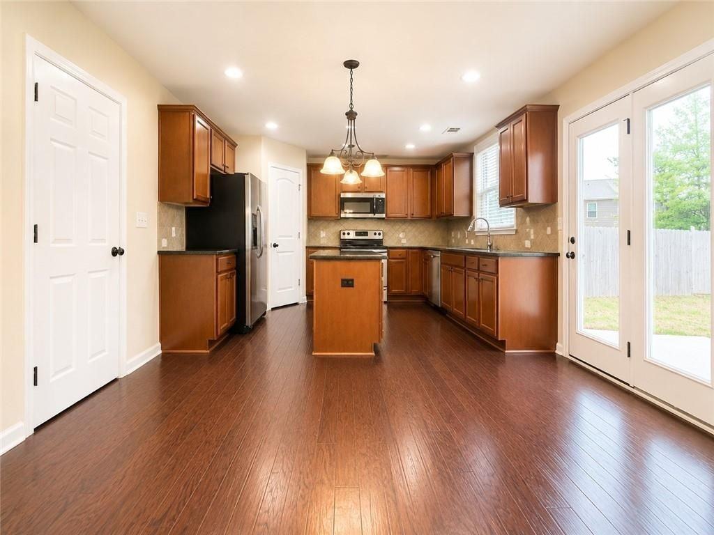 4106 Water Mill Dr - Photo 4 of 20