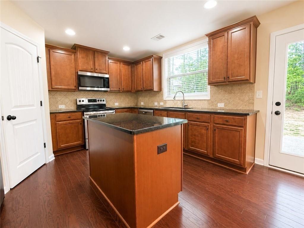 4106 Water Mill Dr - Photo 5 of 20