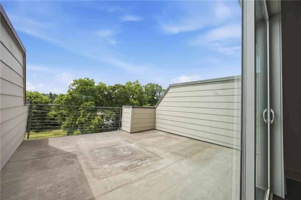211 Bass St Se ##10 - Photo 3 of 34