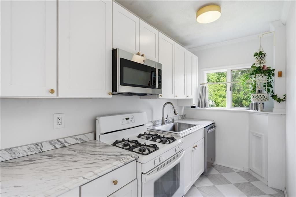 39 Cole St ##2 - Photo 5 of 41