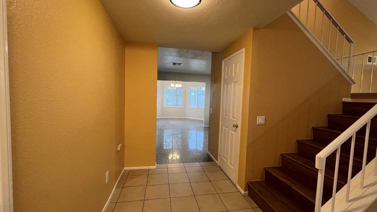 8558 Sandhill Dr - Photo 5 of 33