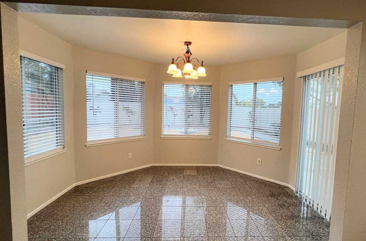 8558 Sandhill Dr - Photo 6 of 33