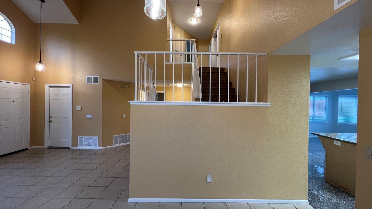 8558 Sandhill Dr - Photo 7 of 33