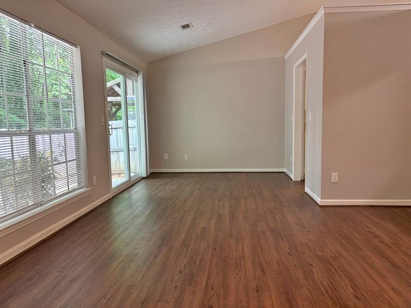 5110 N Bridges Dr - Photo 6 of 19