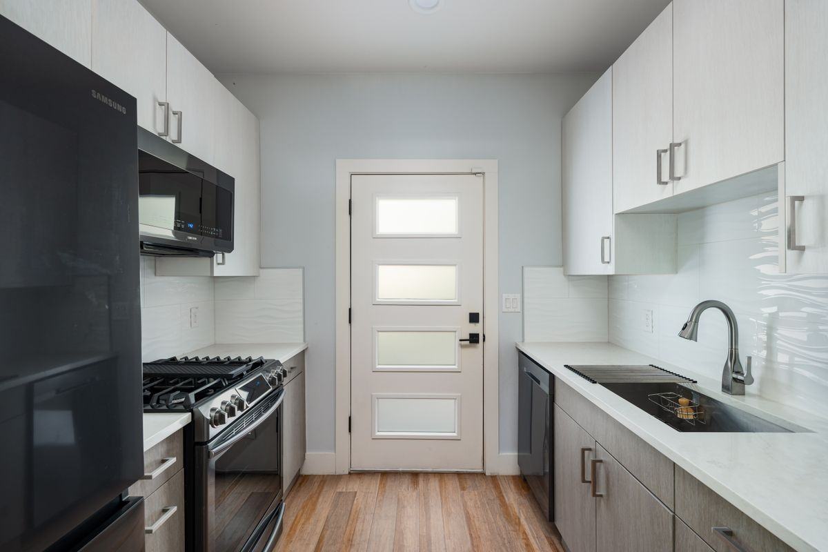 1193 E M Franklin Ave - Photo 7 of 15