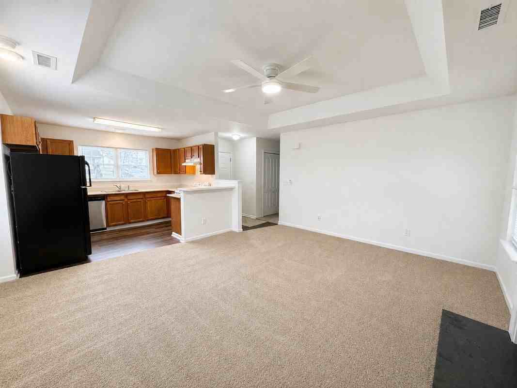 1948 Bromwich Rd - Photo 7 of 21