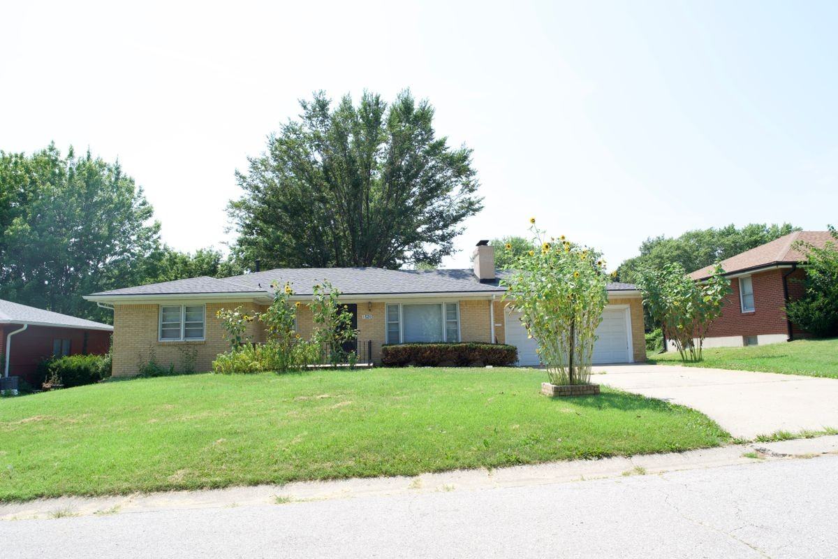 1520 N 64th St - Photo 2 of 21