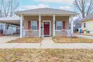 featured image of 218 Orange St