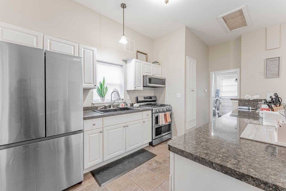 218 Orange St - Photo 6 of 19