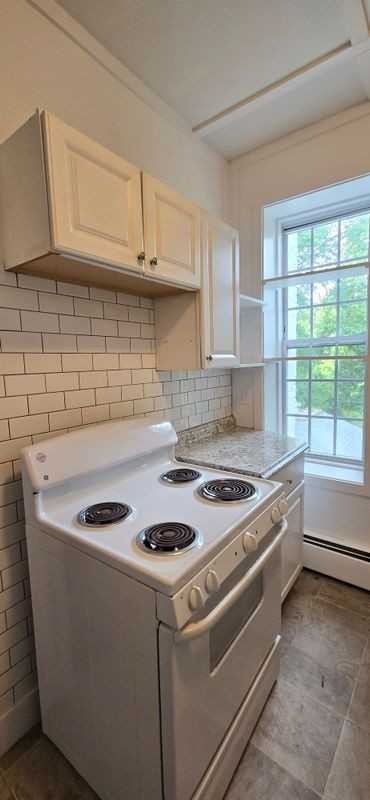 221 Broadway ##3 - Photo 3 of 10