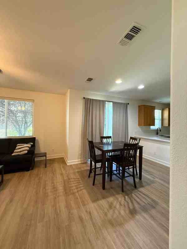 433 Tolman Way - Photo 4 of 31