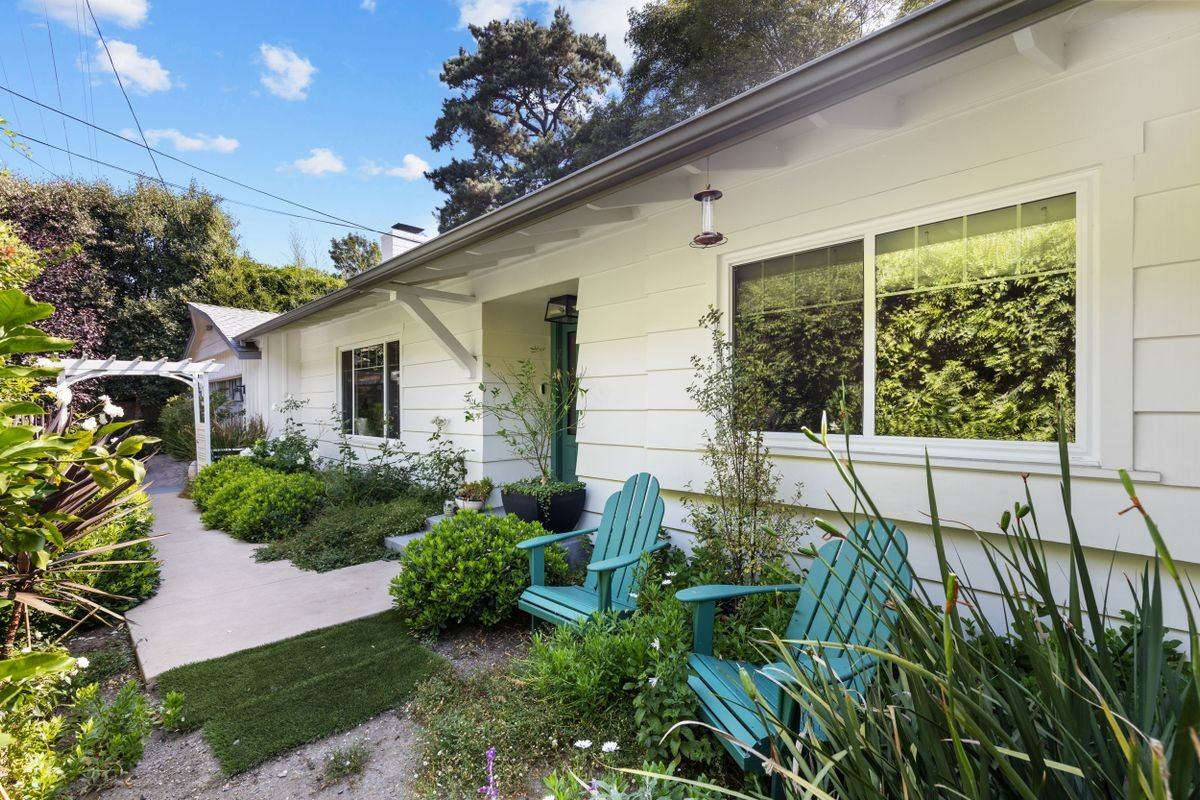 3286 Mandeville Canyon Rd - Photo 2 of 29