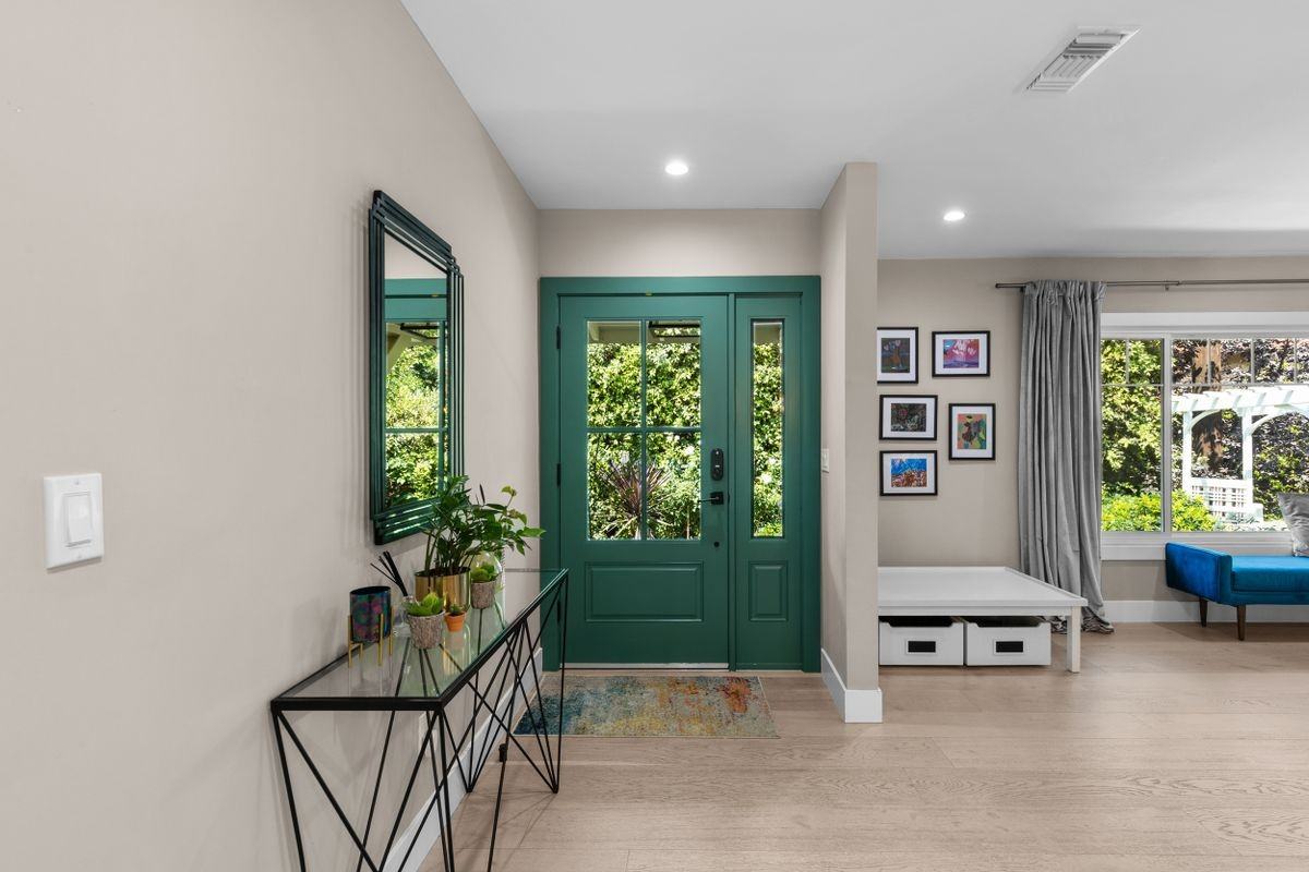 3286 Mandeville Canyon Rd - Photo 3 of 29