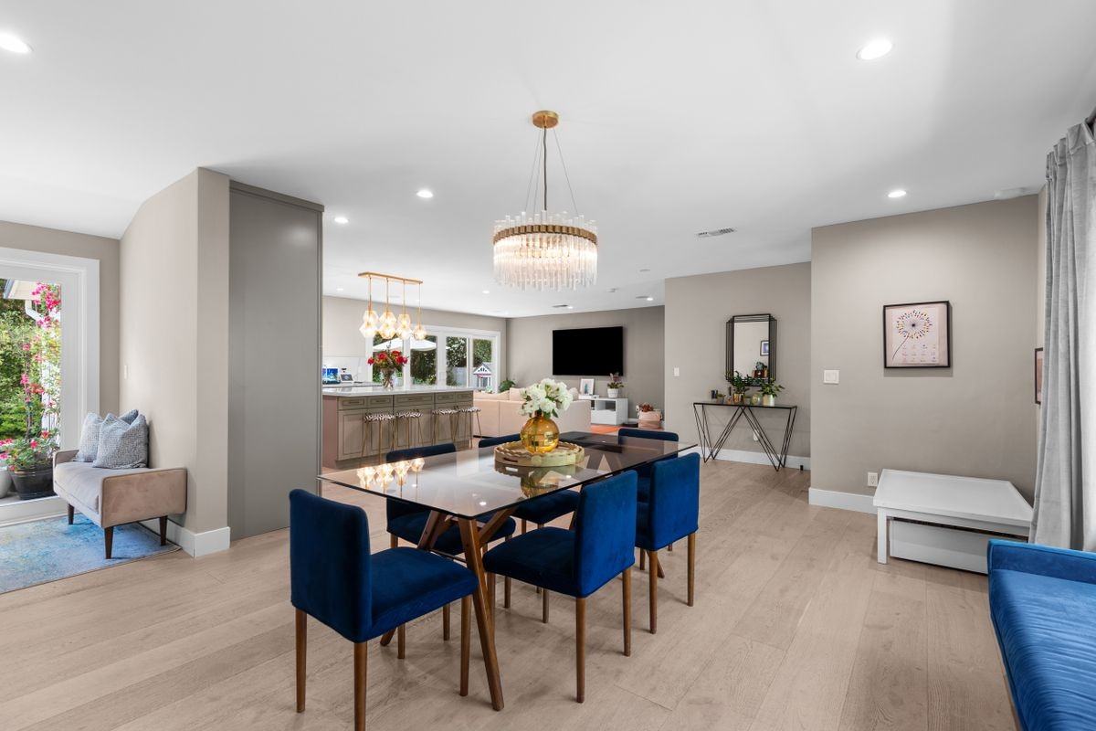 3286 Mandeville Canyon Rd - Photo 4 of 29