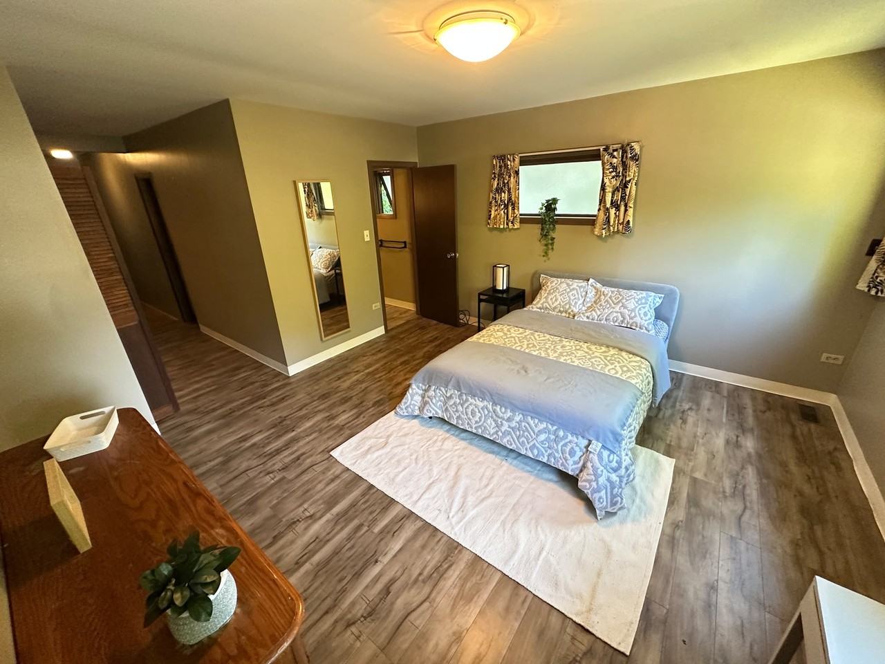 1671 West King Edward Avenue - Photo 3 of 4