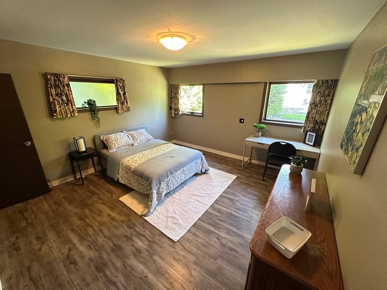 1671 West King Edward Avenue - Photo 4 of 4