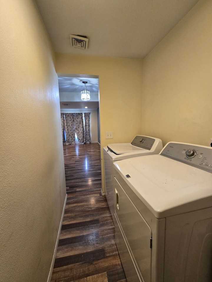 8510 33rd Ave S - Photo 4 of 13