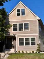 featured image of 3255 N Oakland Ave