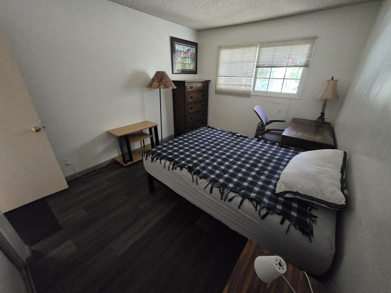 23750 Hartland St #NA - Photo 5 of 5