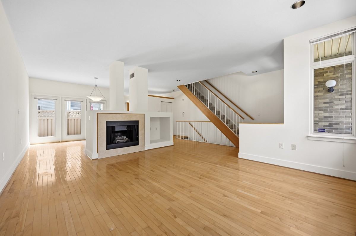 251 Carron St #NA - Photo 2 of 35