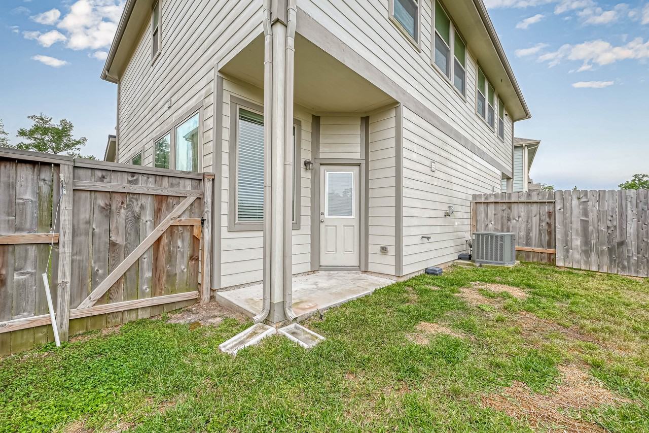 315 Biltmore Loop #NA - Photo 2 of 40