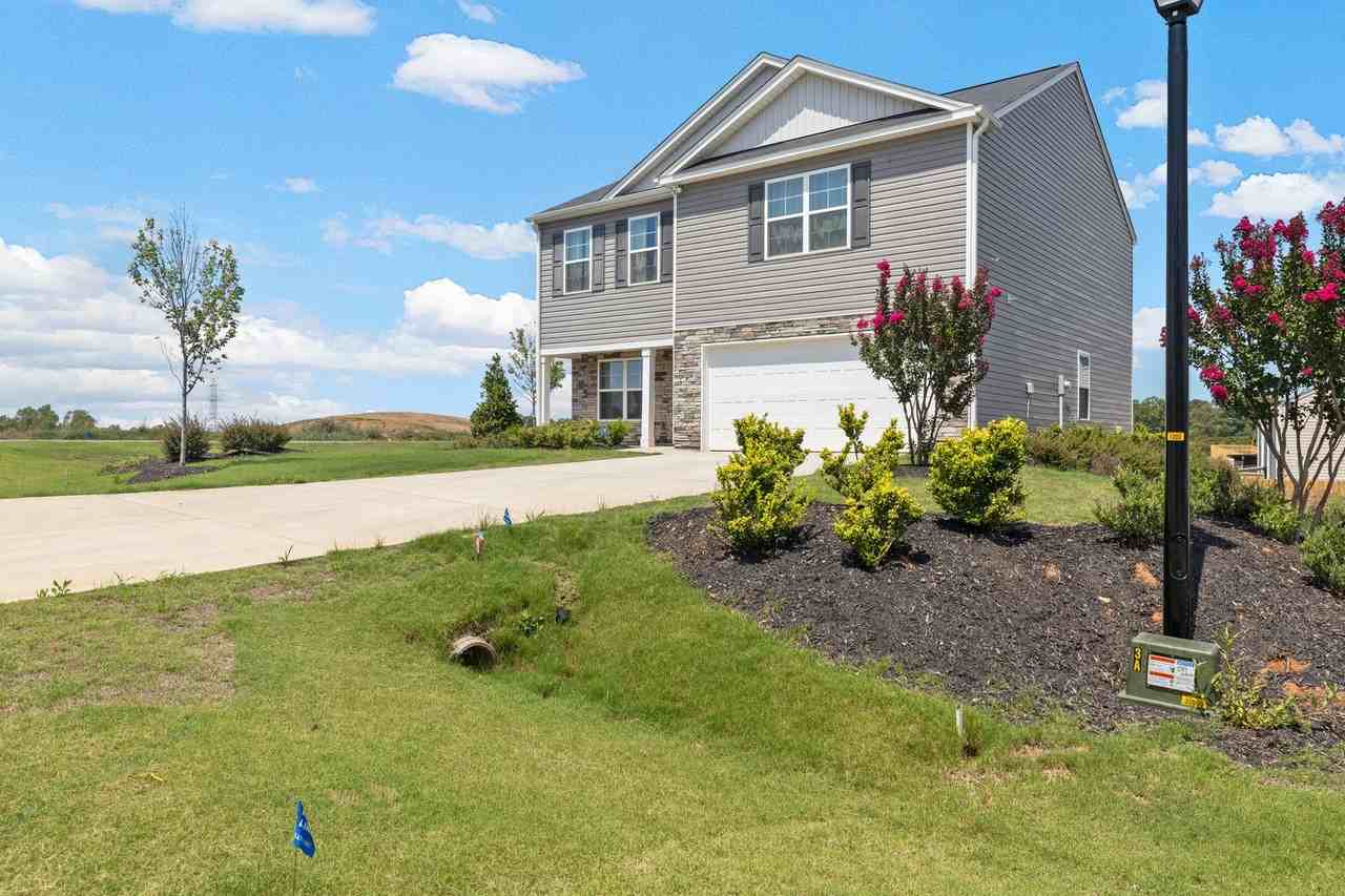 109 W Farm Loop