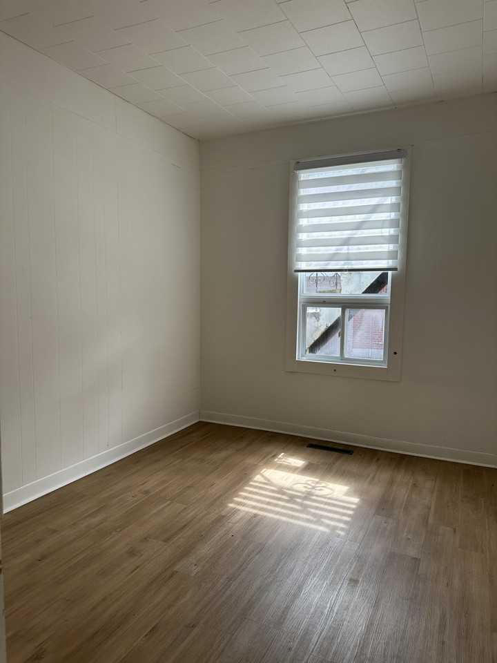 245 Rue Montmagny #2 - Photo 4 of 9