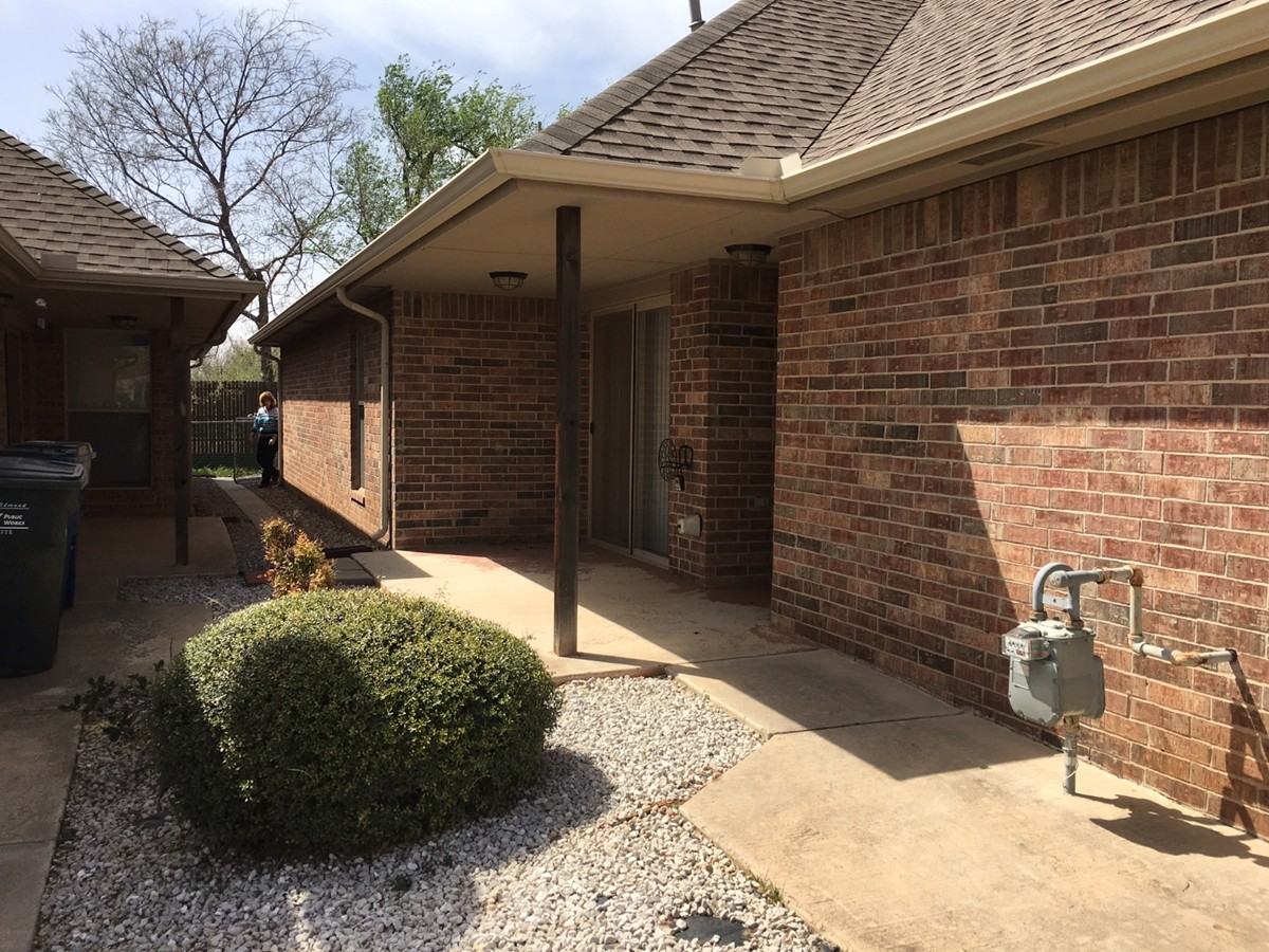 421 Sterling Pointe Way #1 - Photo 2 of 15
