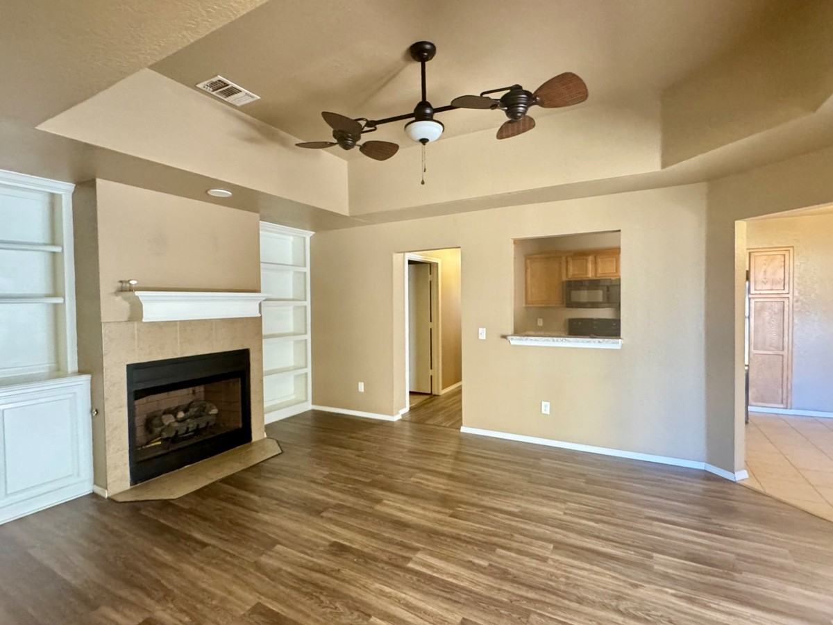 421 Sterling Pointe Way #1 - Photo 3 of 15