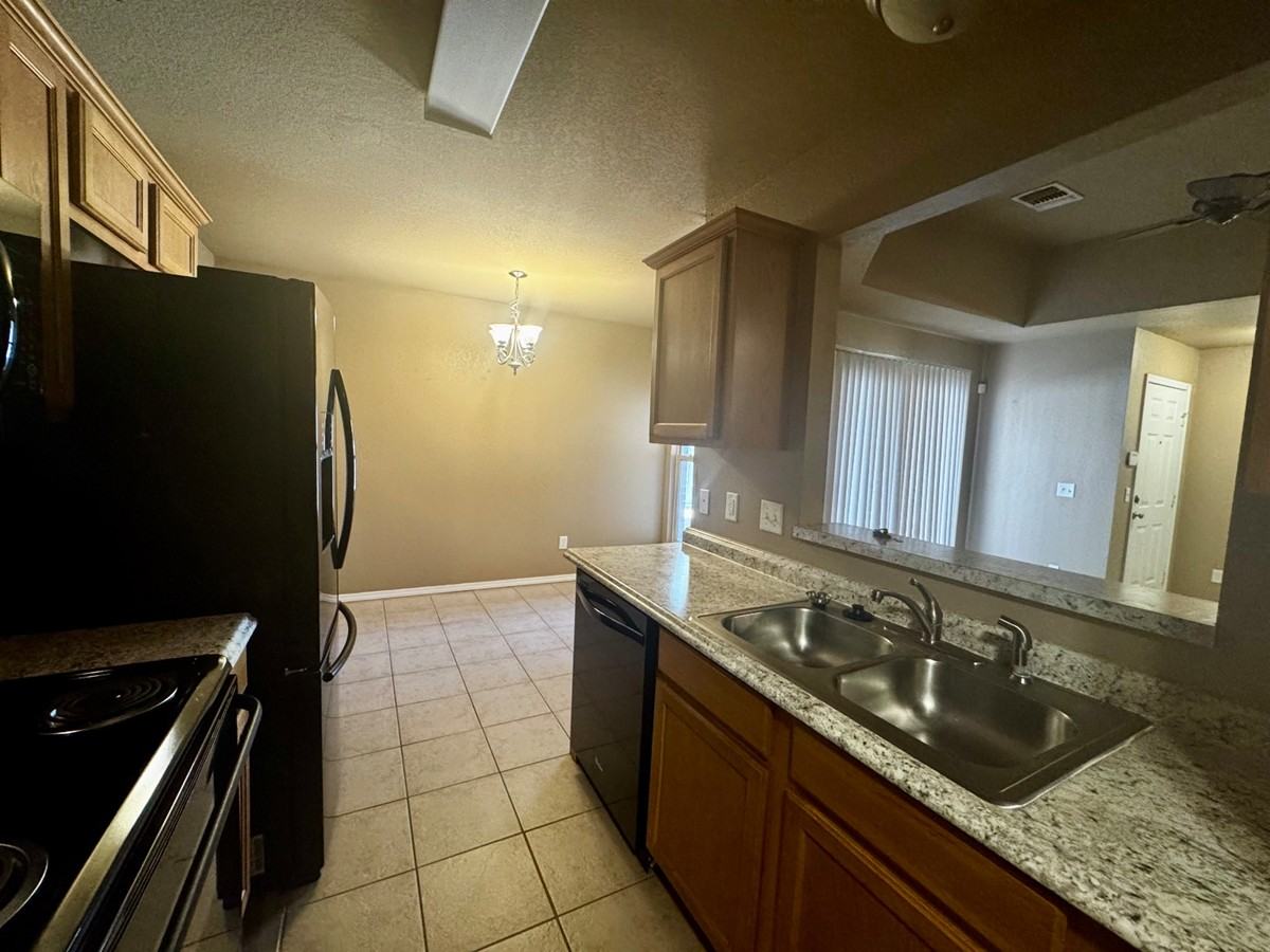 421 Sterling Pointe Way #1 - Photo 6 of 15