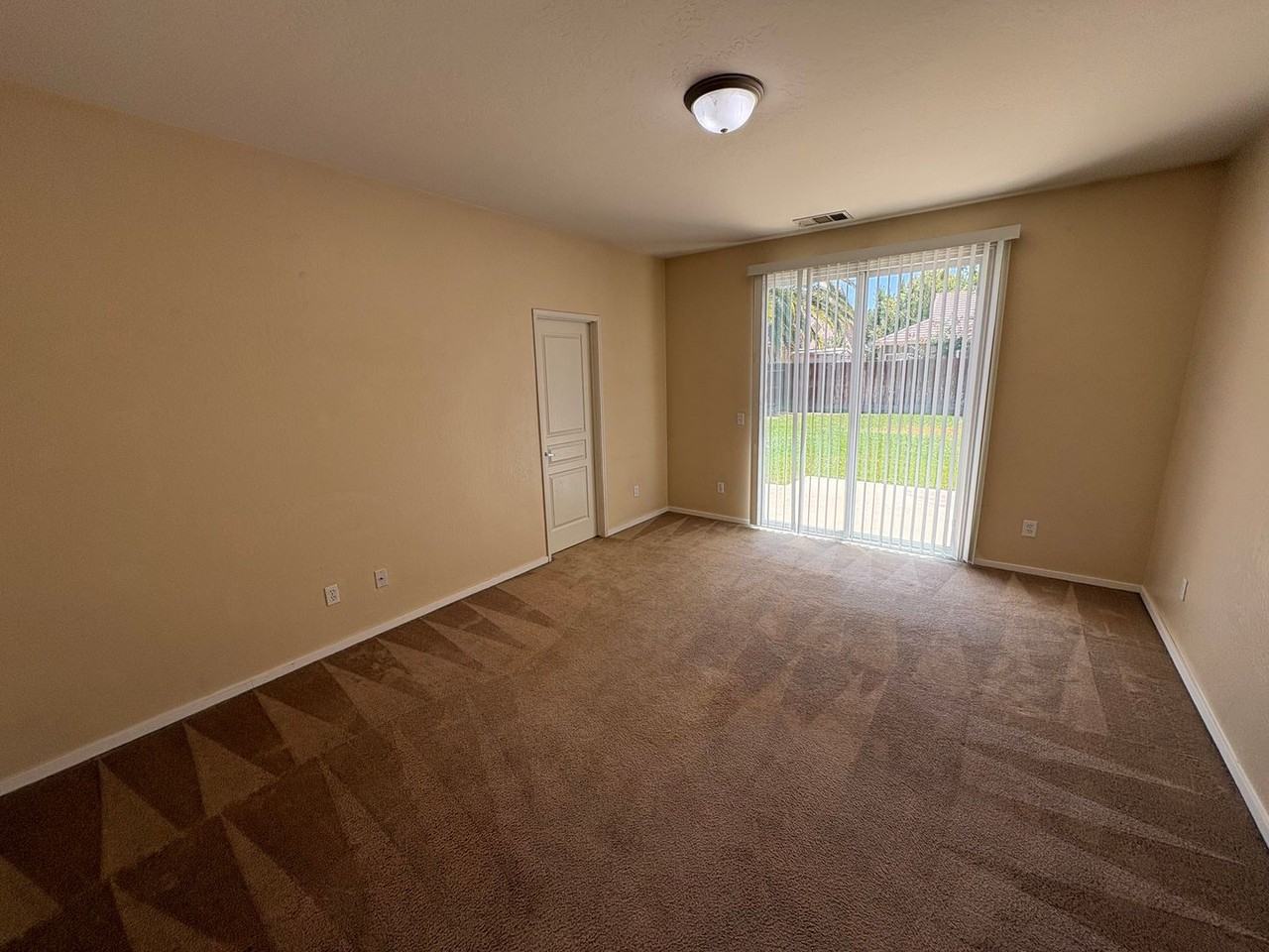 229 W Elkhorn Ave - Photo 7 of 36