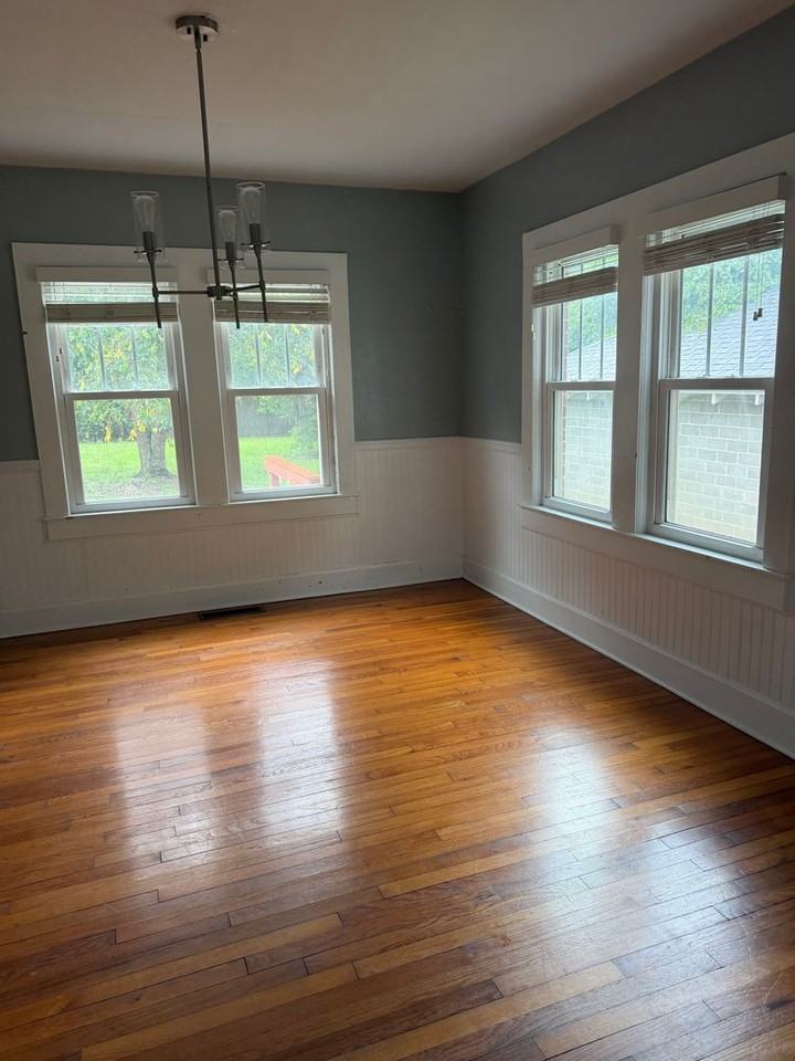 105 Glenview Dr - Photo 6 of 20