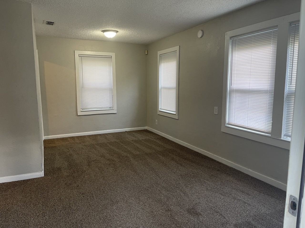 251 E 25th St #1 - Photo 2 of 11