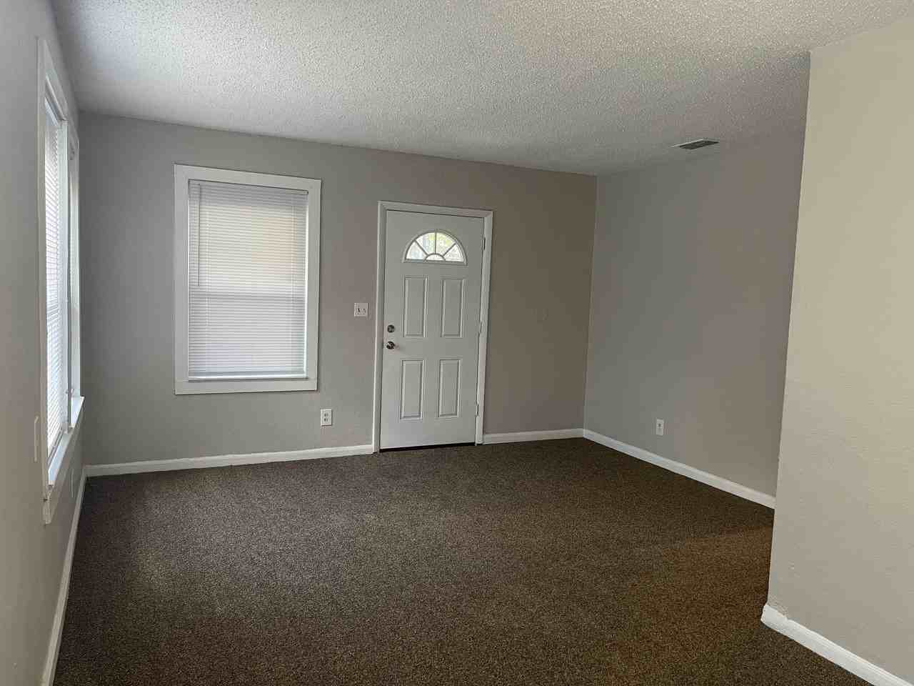 251 E 25th St #1 - Photo 3 of 11