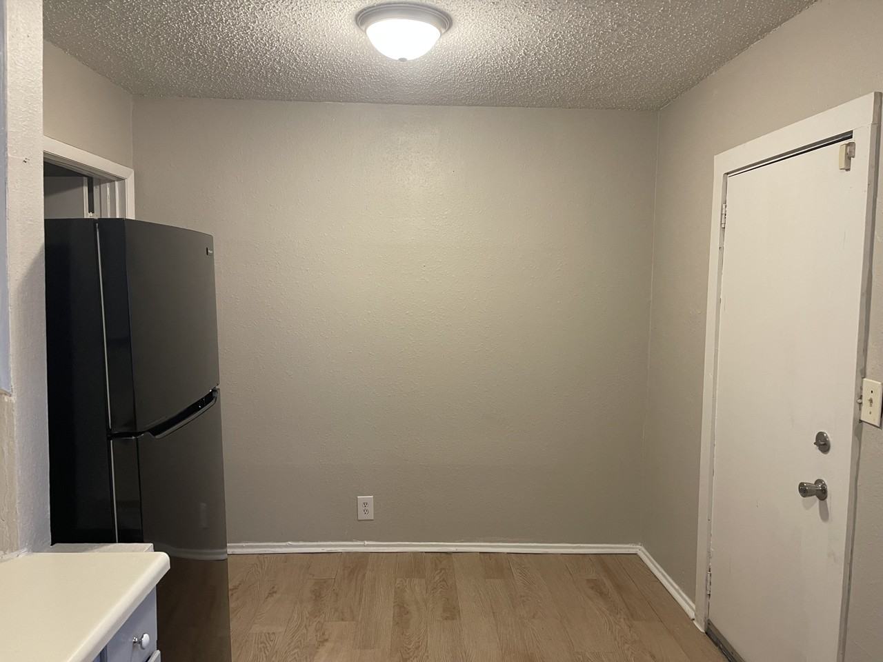 251 E 25th St #1 - Photo 5 of 11