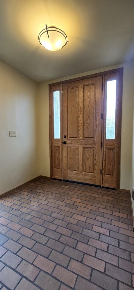 3033 W Viewmont Way W #1 - Photo 3 of 50