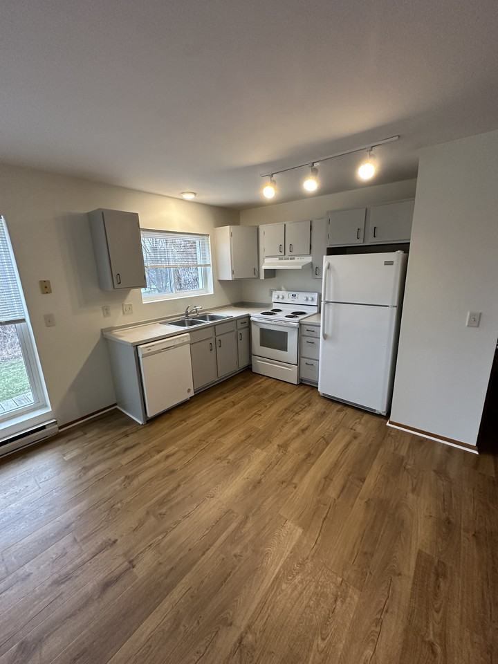 110 Pine Tree Rd #B - Photo 4 of 16