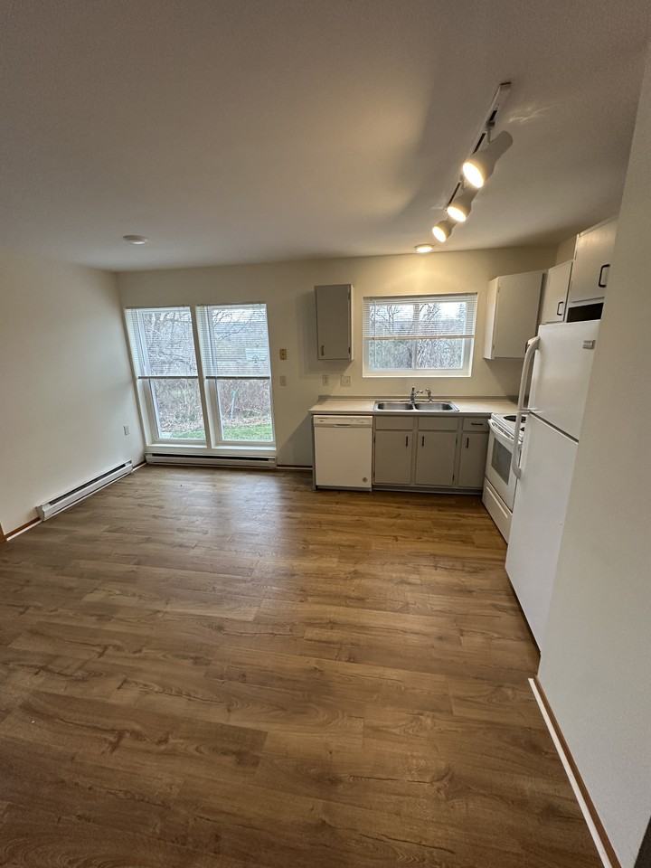 110 Pine Tree Rd #B - Photo 5 of 16