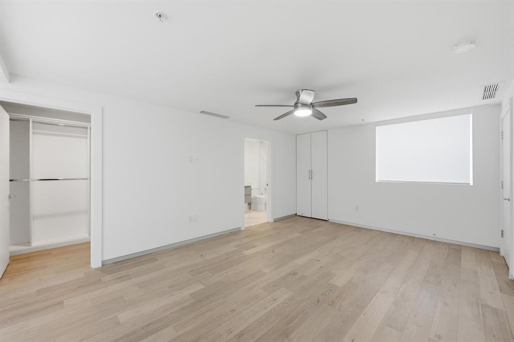 714 Ne 16th Ave #102 - Photo 3 of 16