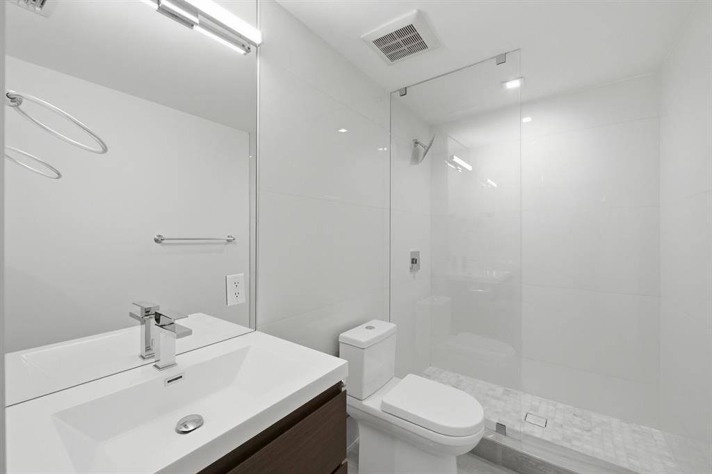 714 Ne 16th Ave #102 - Photo 5 of 16
